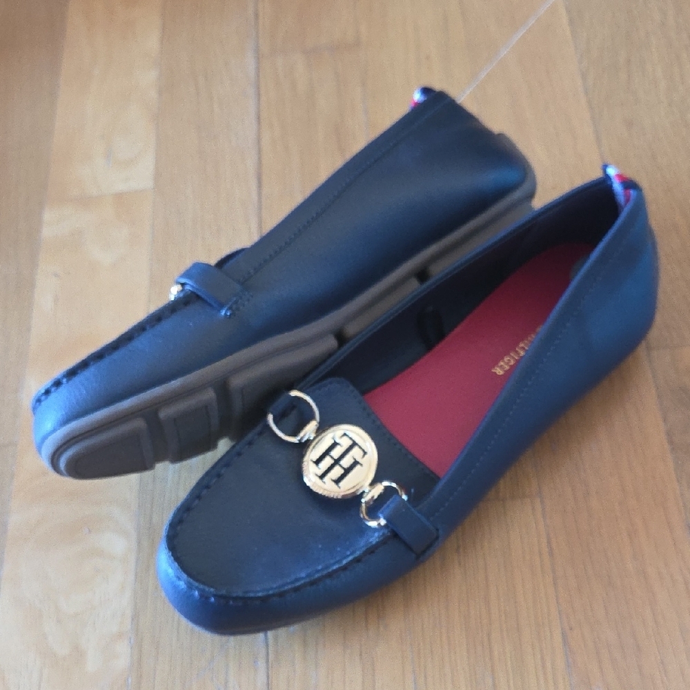 Tommy Hilfiger Navy Blue Leather Loafers with Gold Hardware - Picture 7 of 7